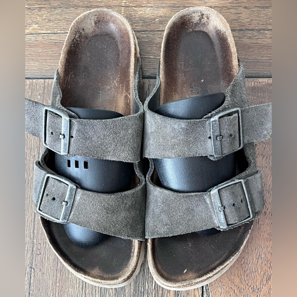 Birkenstock Arizona Grey Suede Sandals Soft Footbed size 38 Women’s size 7 - Picture 5 of 9